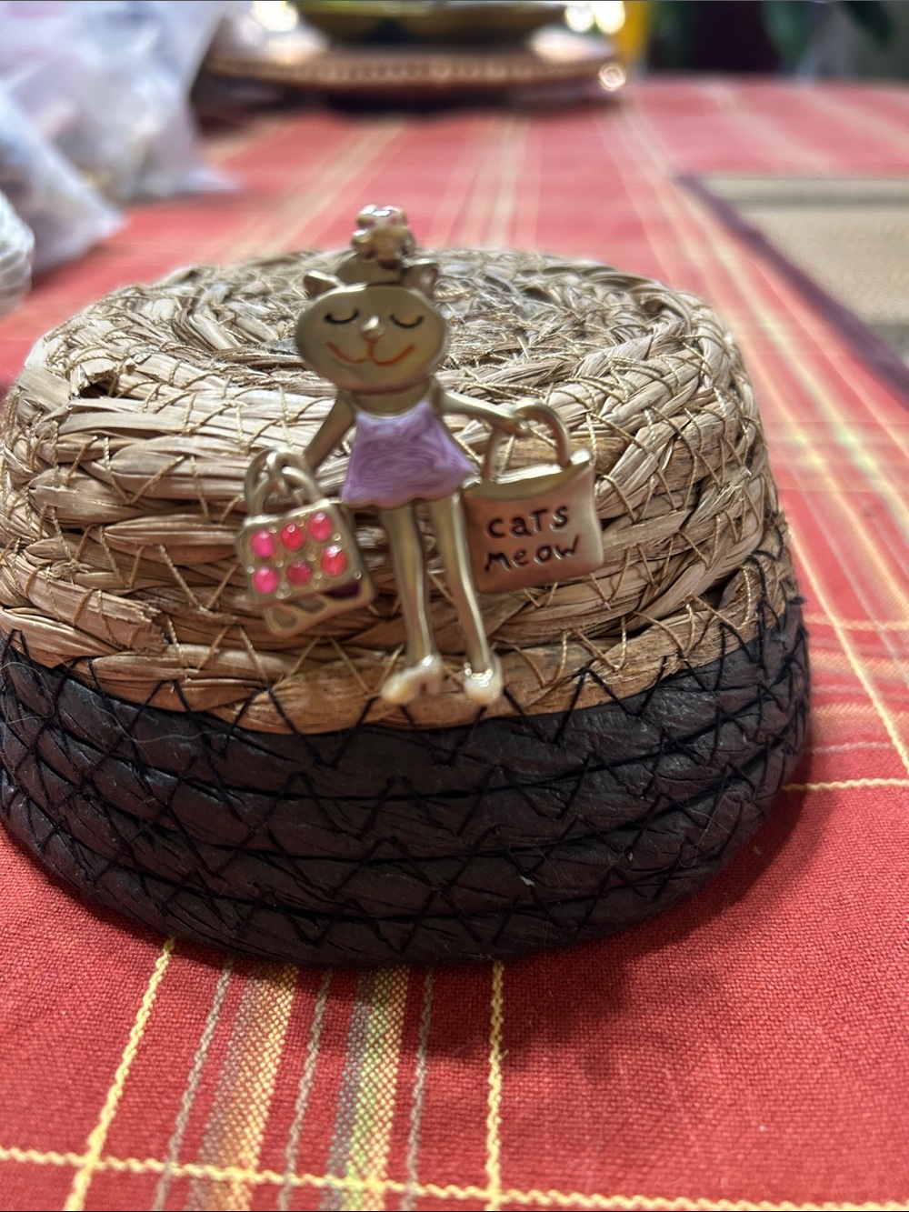 Vintage Stylized Whimsical Shopping Kitty Cat with Shopping Bags Brooch TC